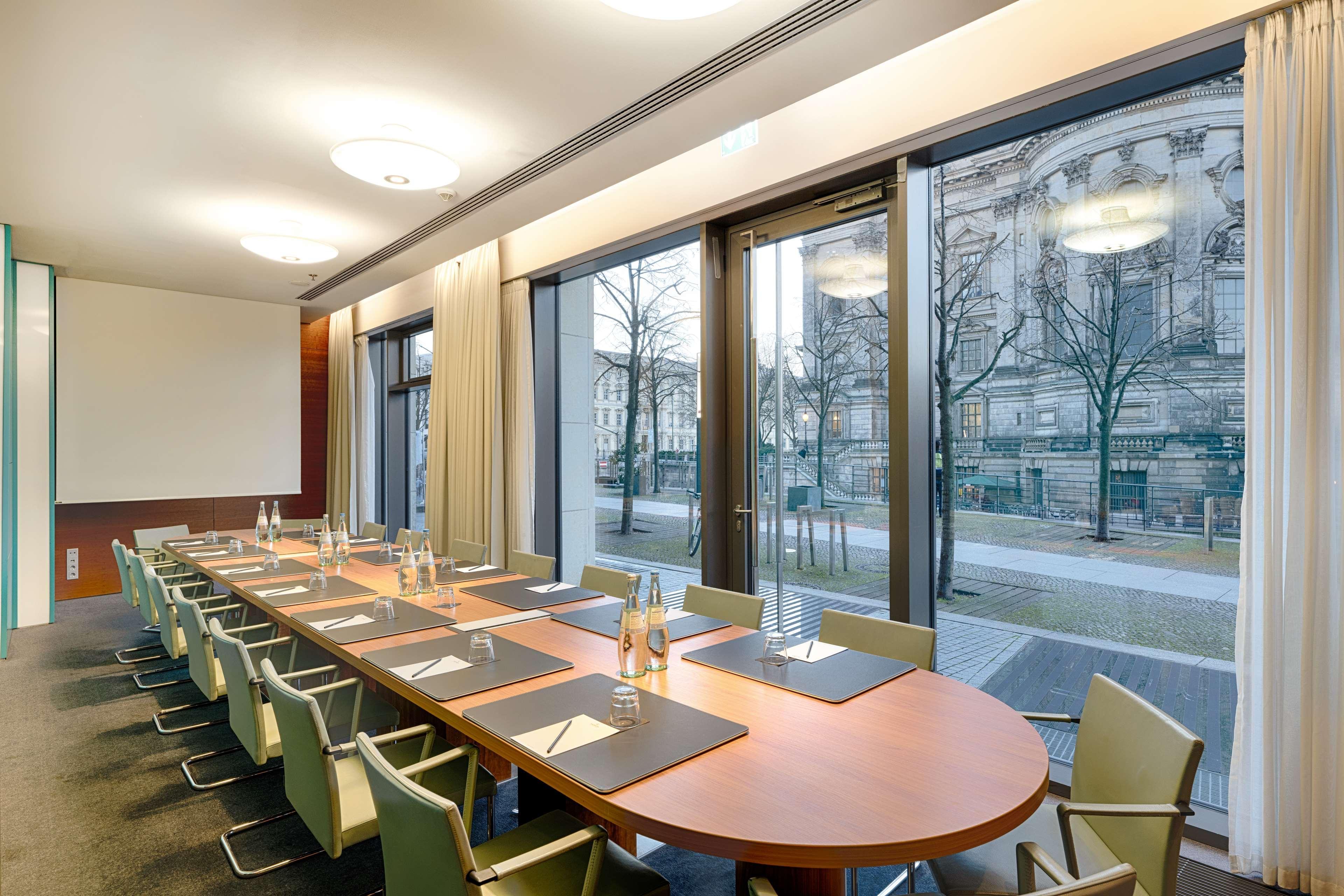 Radisson Blu Hotel, Hotel