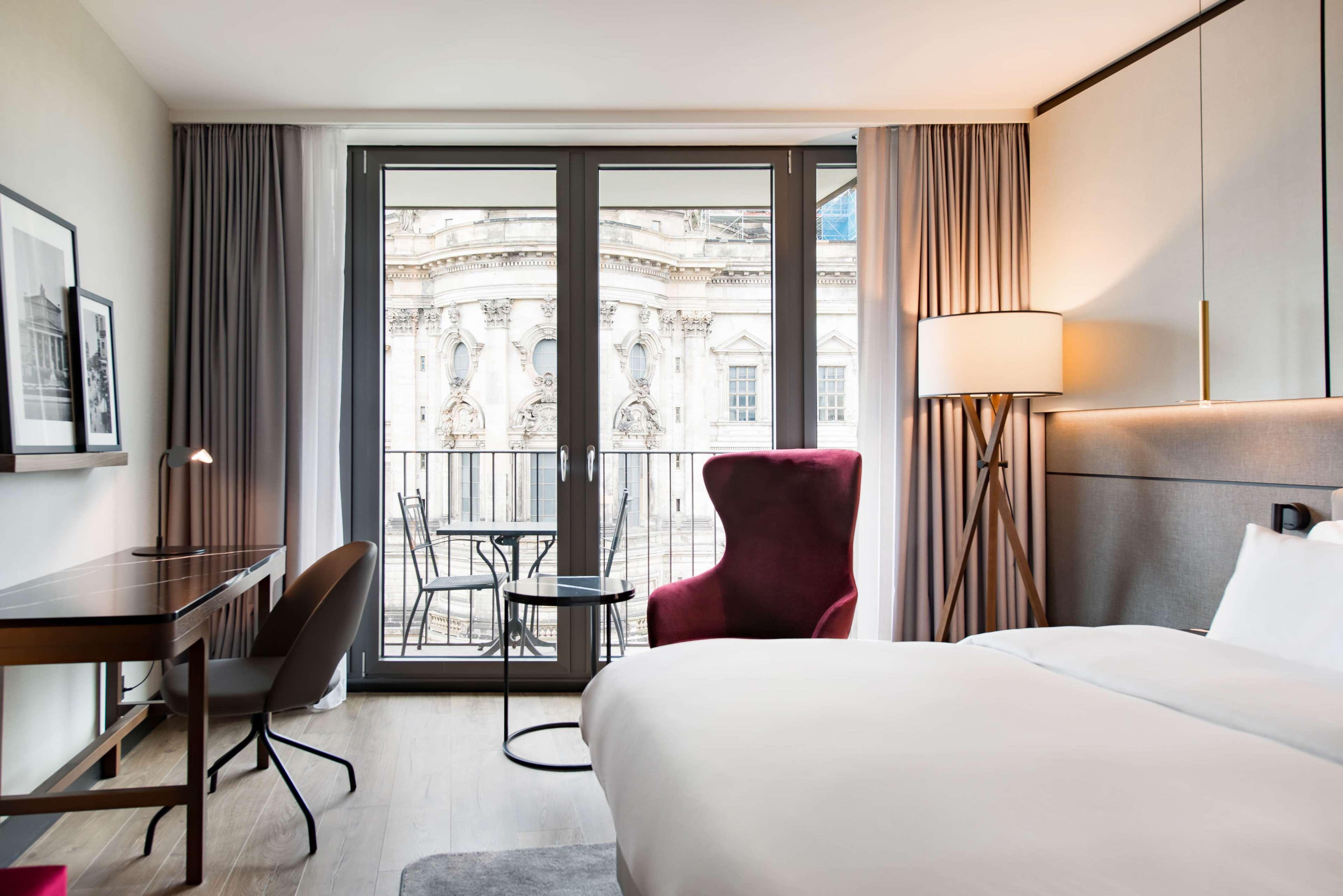 Radisson Blu Hotel, Hotel