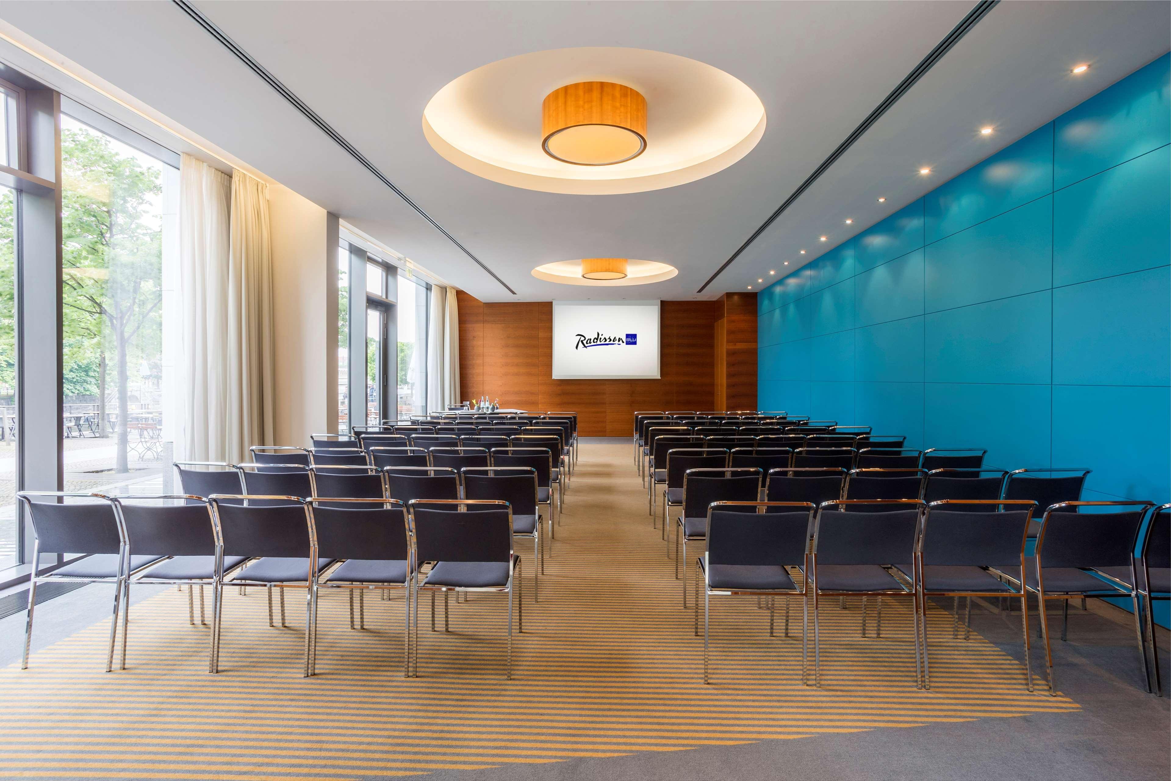 Radisson Blu Hotel, Hotel