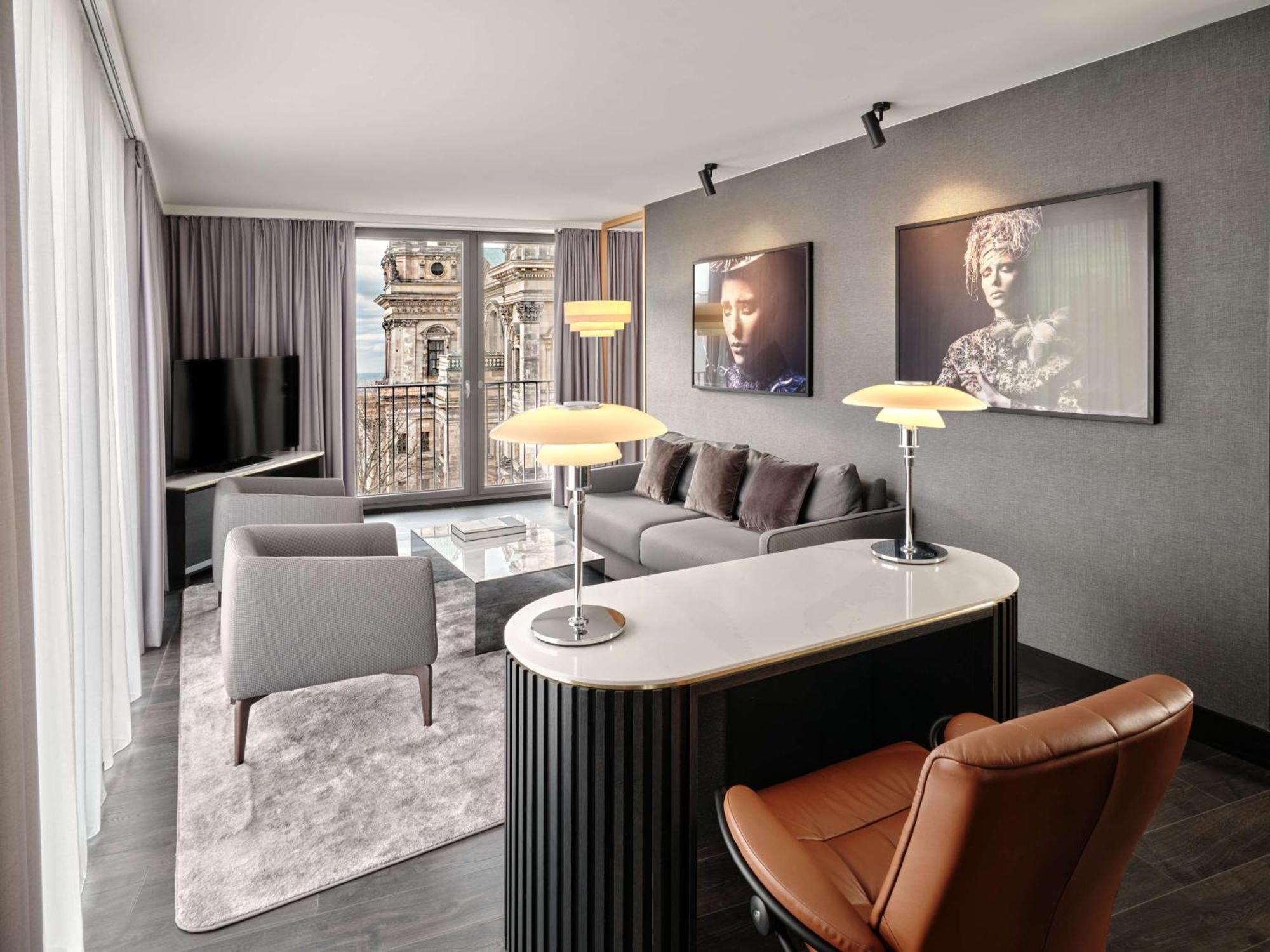 Radisson Blu Hotel, Hotel